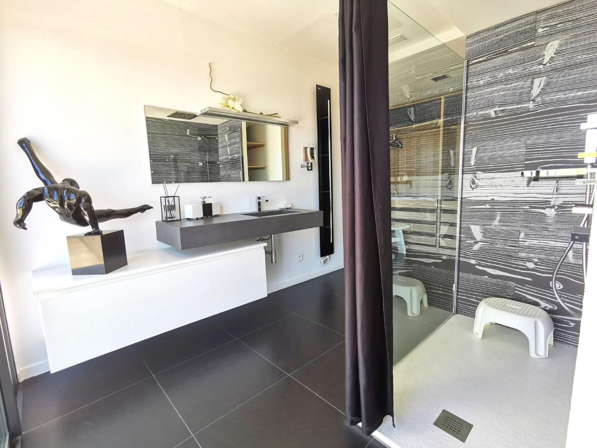 Villa Les Oliviers By Interhome